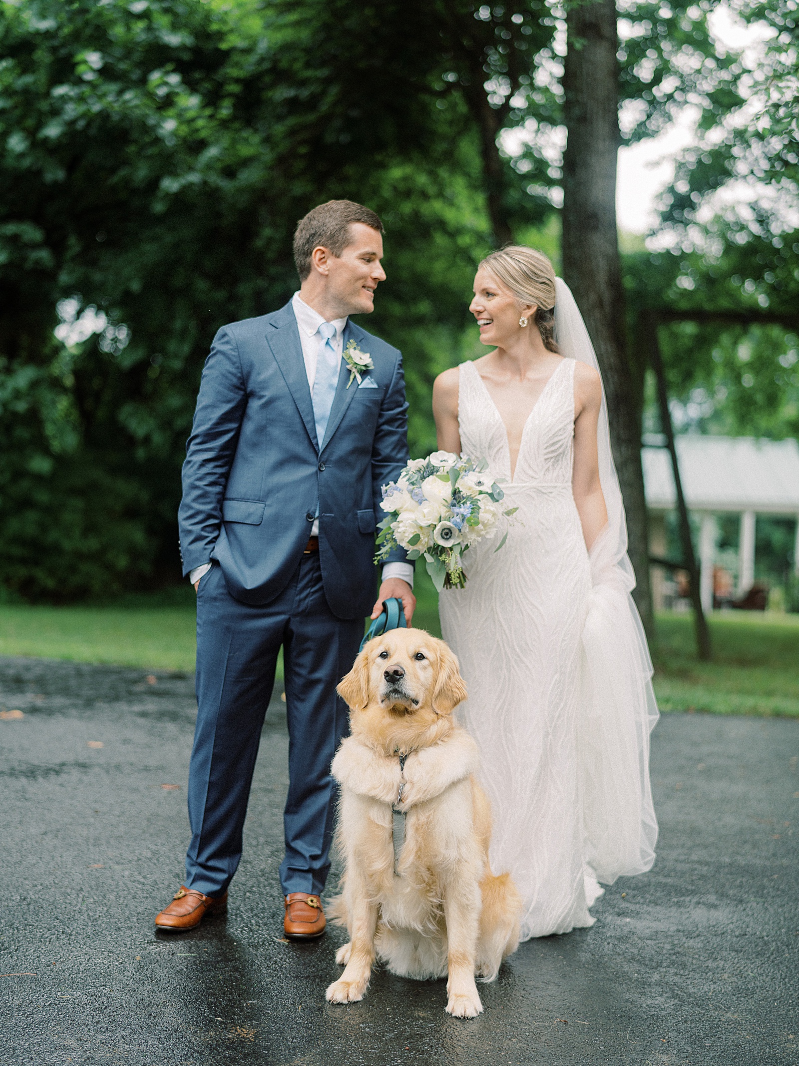 oak barn at loyalty wedding in Virginia