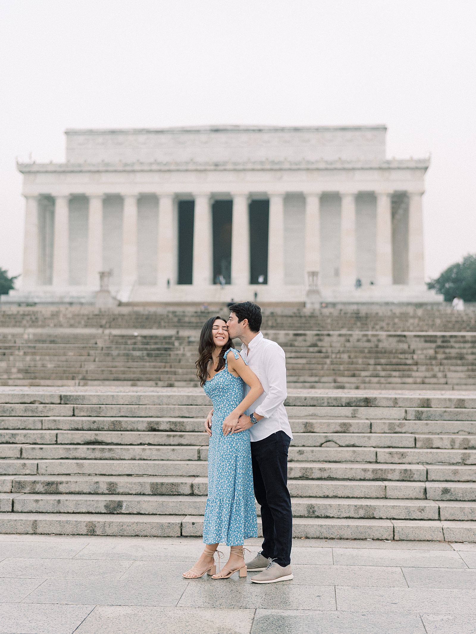 fall lincoln memorial engagement portraits